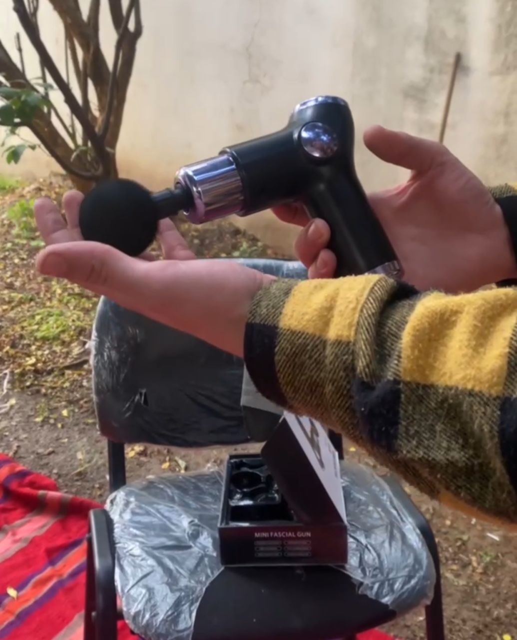 Appareil de Massage Musculaire Masseur de Muscle de Corps 32 Niveaux de Force Réglables 4 Têtes - الصورة 2