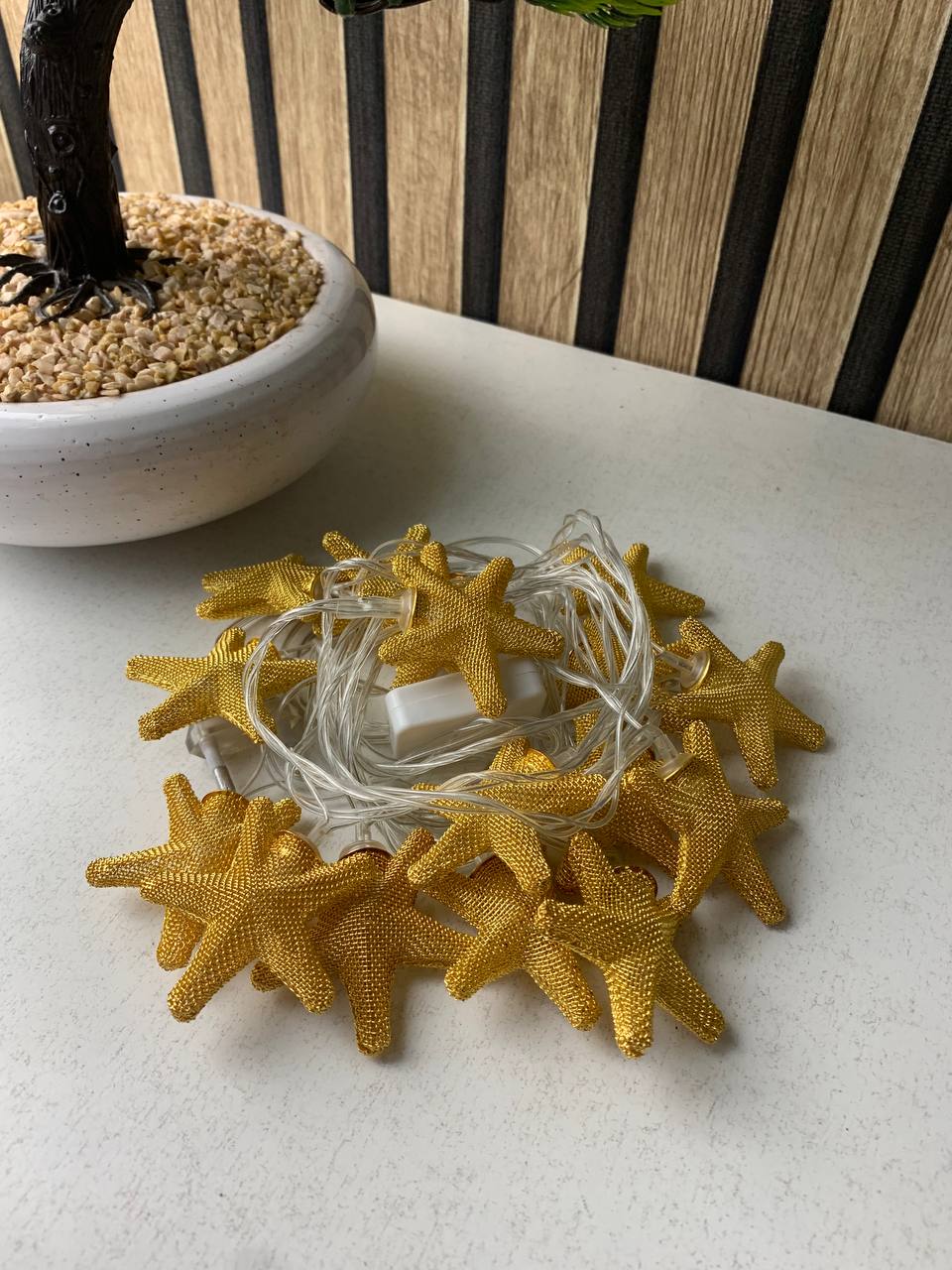 Guirlande Lumineuse Étoiles Dorées 16 LED avec Maillage Métallique – سلسلة أضواء رمضانية - الصورة 3