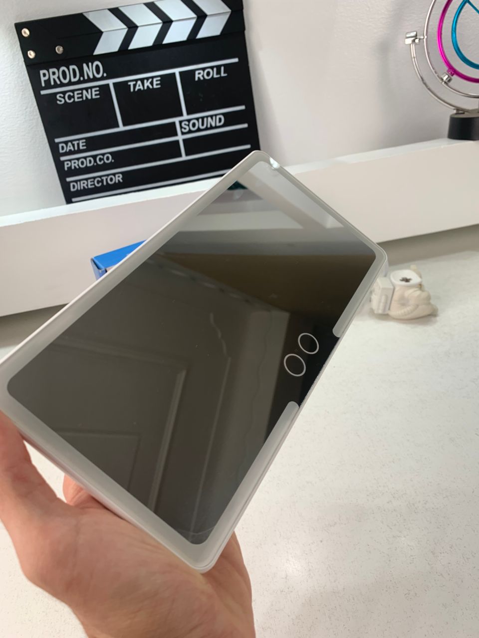 Miroir de courtoisie rechargeable double buttons avec 3 modes d’éclairage – مرآة مكياج مضيئة للسيارات - الصورة 3