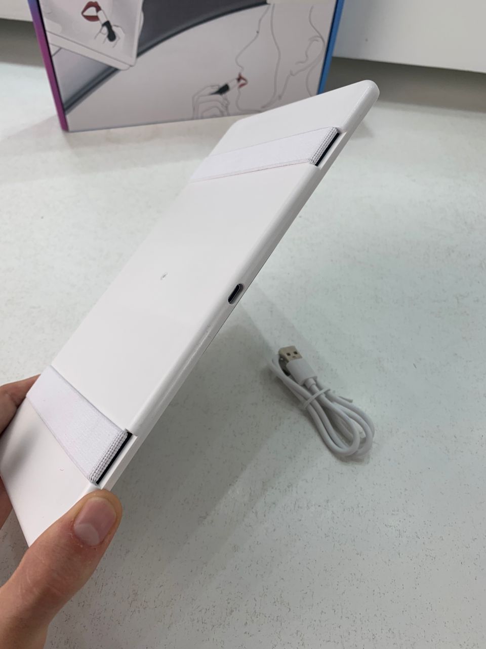 Miroir de courtoisie rechargeable double buttons avec 3 modes d’éclairage – مرآة مكياج مضيئة للسيارات - الصورة 2