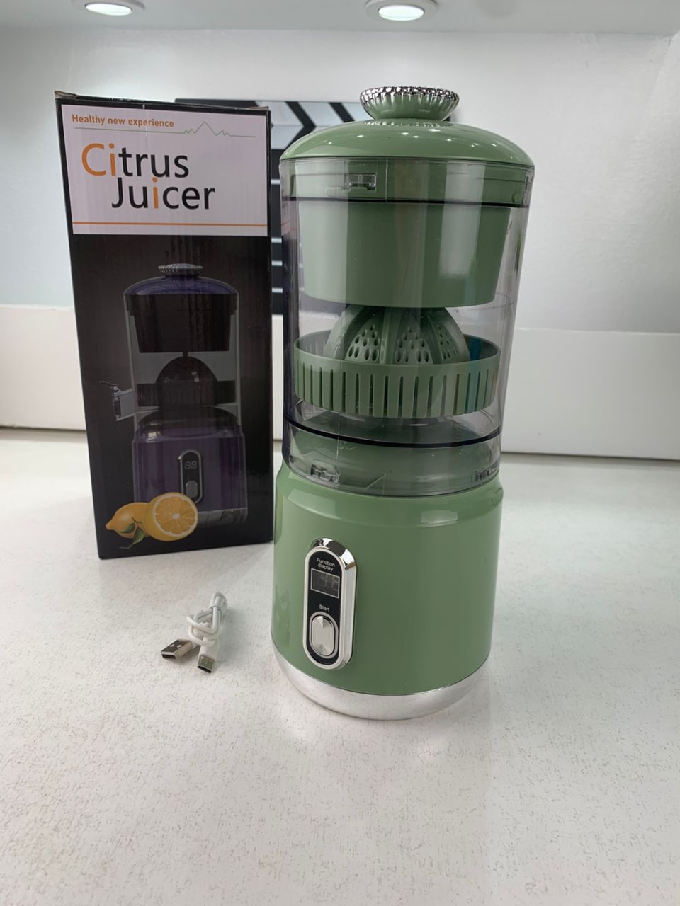 Presse Agrumes Electrique Portable 600 ml Rechargeable Moteur Silencieux – عصارة حمضيات محمولة وقابلة للشحن - الصورة 3