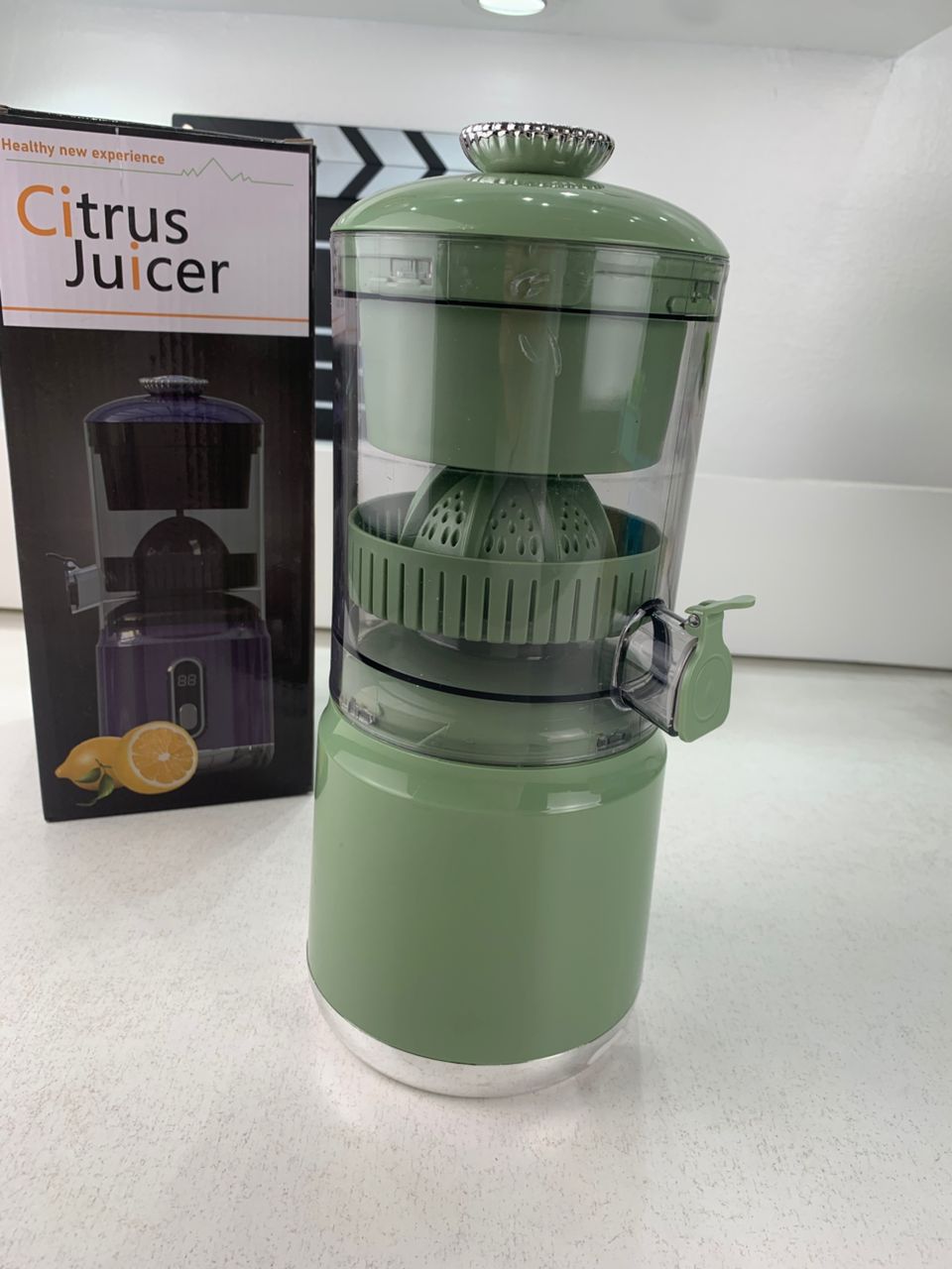 Presse Agrumes Electrique Portable 600 ml Rechargeable Moteur Silencieux – عصارة حمضيات محمولة وقابلة للشحن - الصورة 2