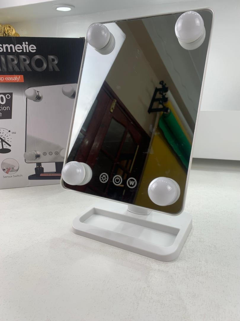 Miroir de Maquillage avec 4 ampoules LED Contrôle tactile intelligent et rotation à 360° – مرآة المكياج - الصورة 3