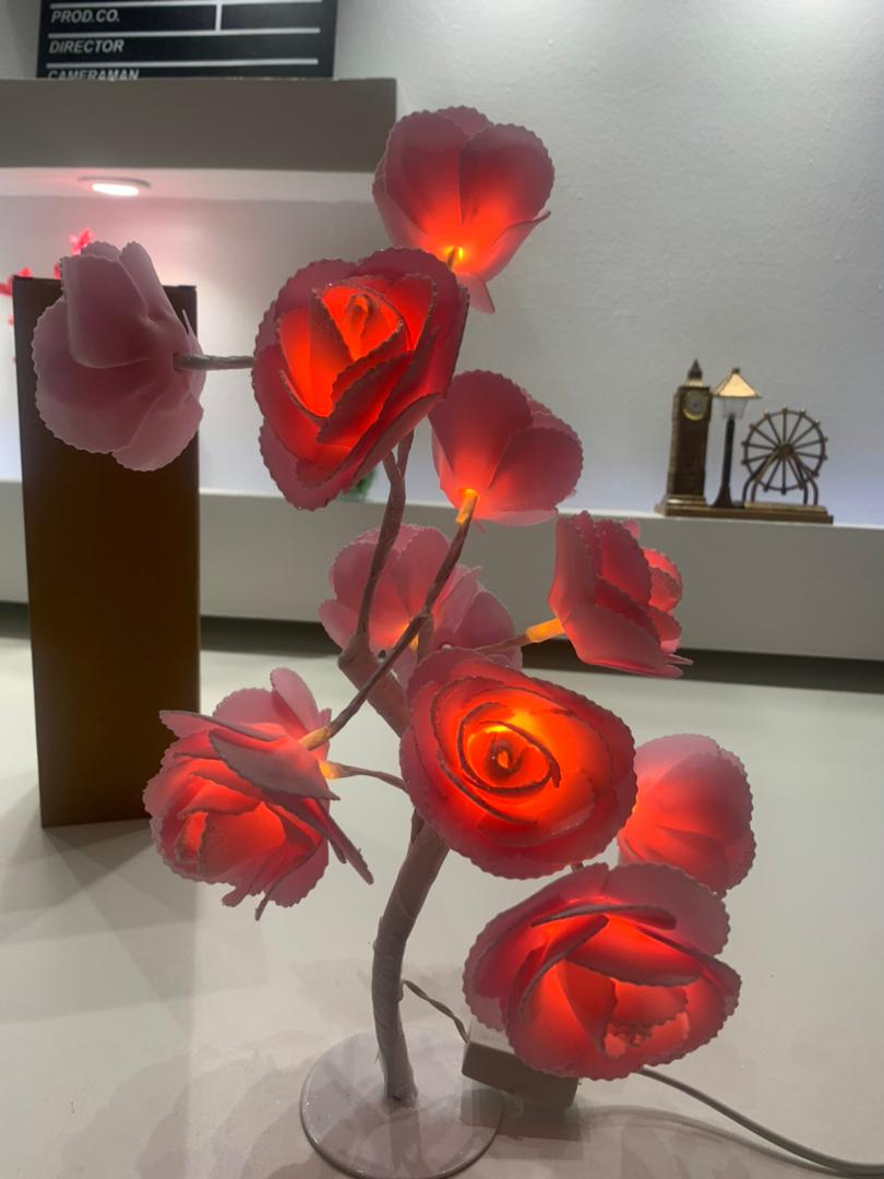 Lampe de Table fleur avec LED – مصباح طاولة زهور - الصورة 3