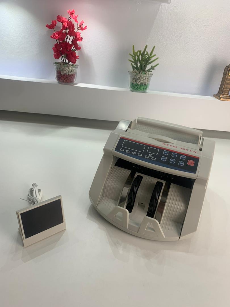 Compteuse Automatique de Billets avec Détection UV – آلة عد النقود الأوتوماتيكية مع كشف الأشعة فوق البنفسجية - الصورة 2
