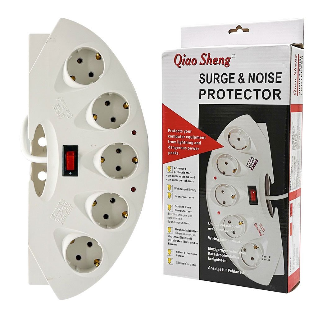 سلك تمديد المنافذ مزود بحماية وخمسة منافذ