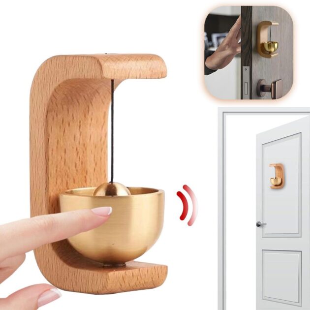 جرس باب خشبي عتيق...