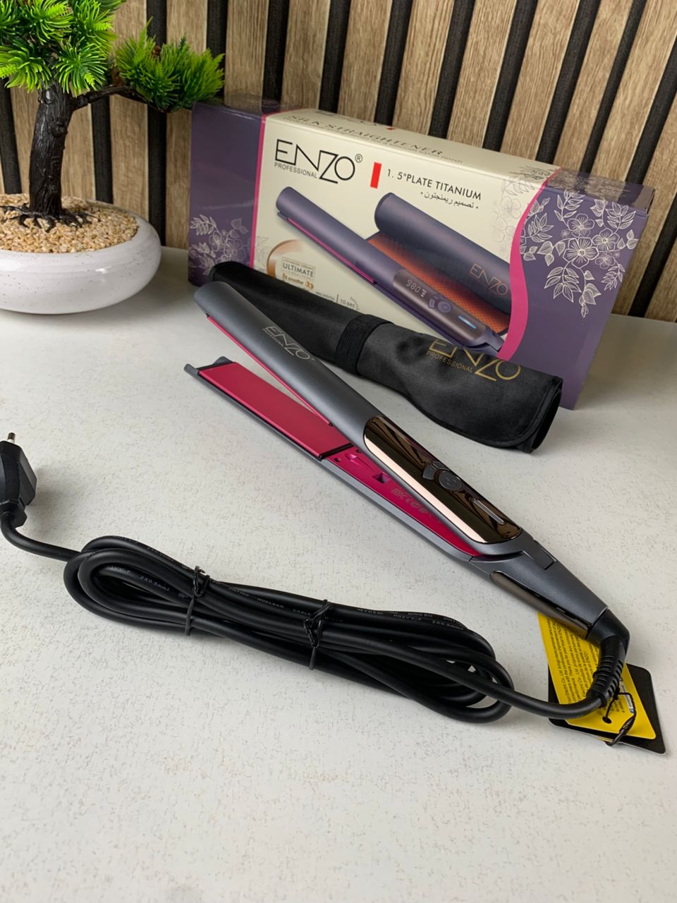 Lisseur Céramique 980°F Plaque 1.5″ Titane ENZO EN-3827 – مملس شعر إينزو - الصورة 3