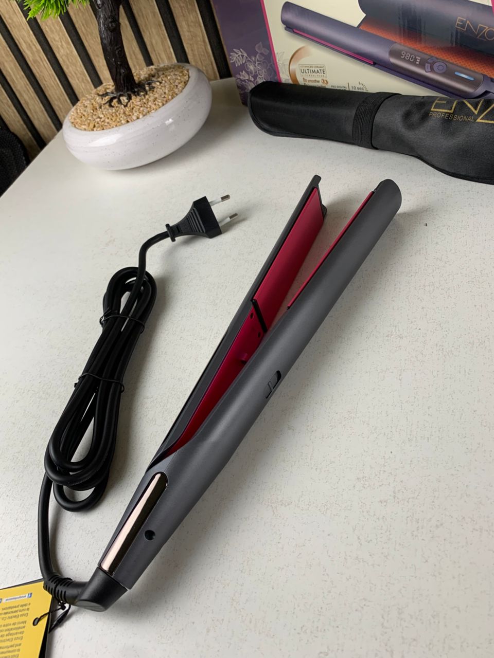Lisseur Céramique 980°F Plaque 1.5″ Titane ENZO EN-3827 – مملس شعر إينزو - الصورة 2