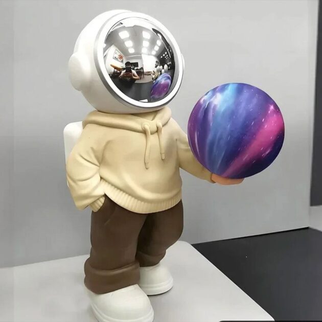 مكبر صوت بلوتوث ومصباح...