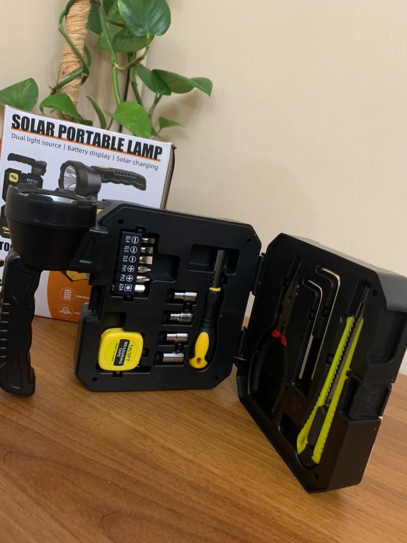 Lampe Solaire Portable Avec Kit de Tournevis et Outils - الصورة 4
