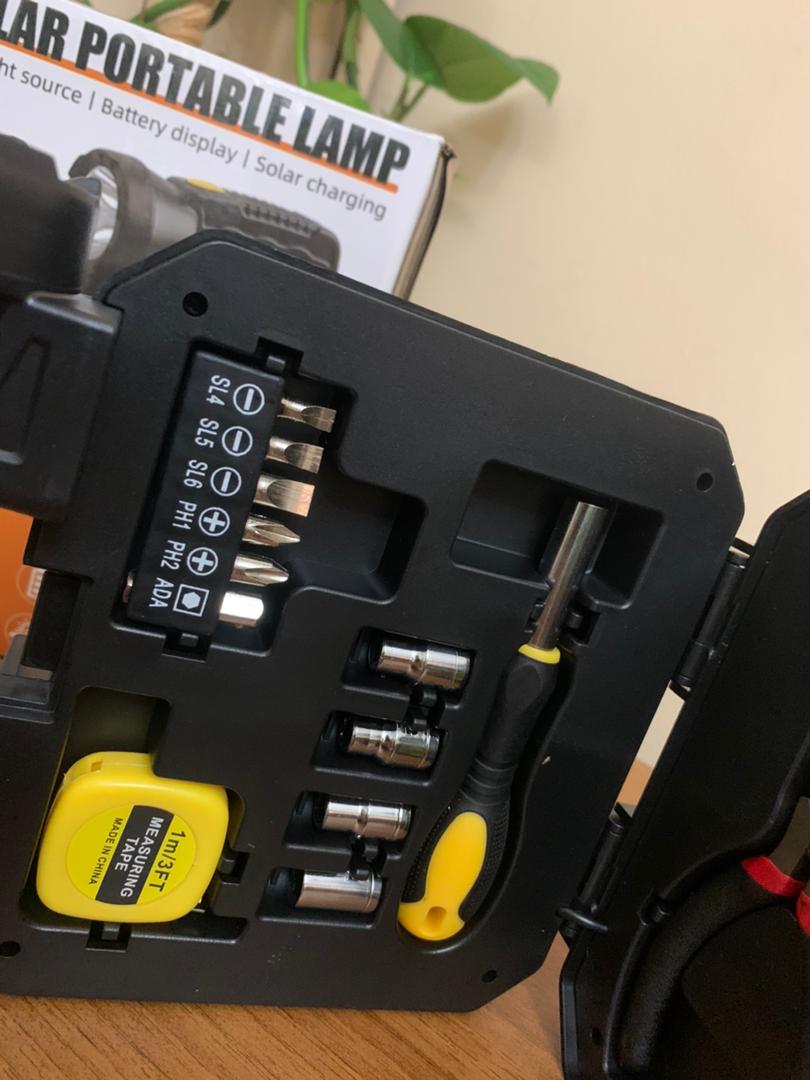 Lampe Solaire Portable Avec Kit de Tournevis et Outils - الصورة 3