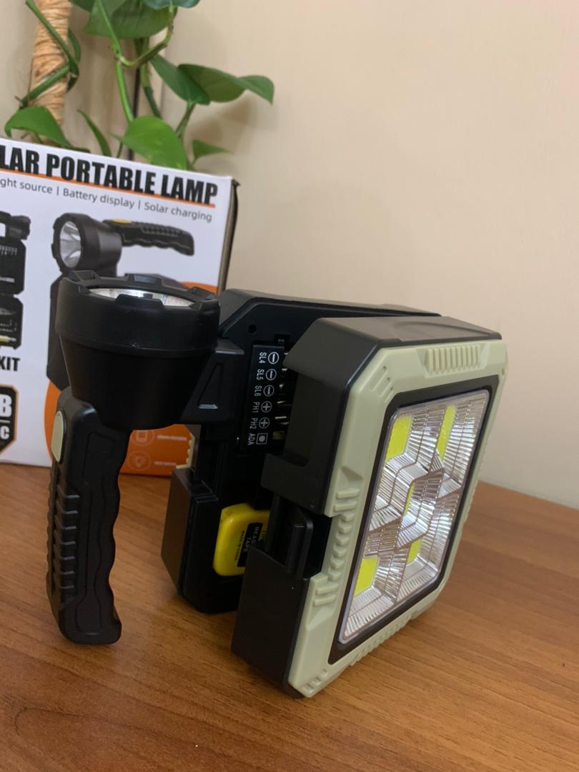 Lampe Solaire Portable Avec Kit de Tournevis et Outils - الصورة 2