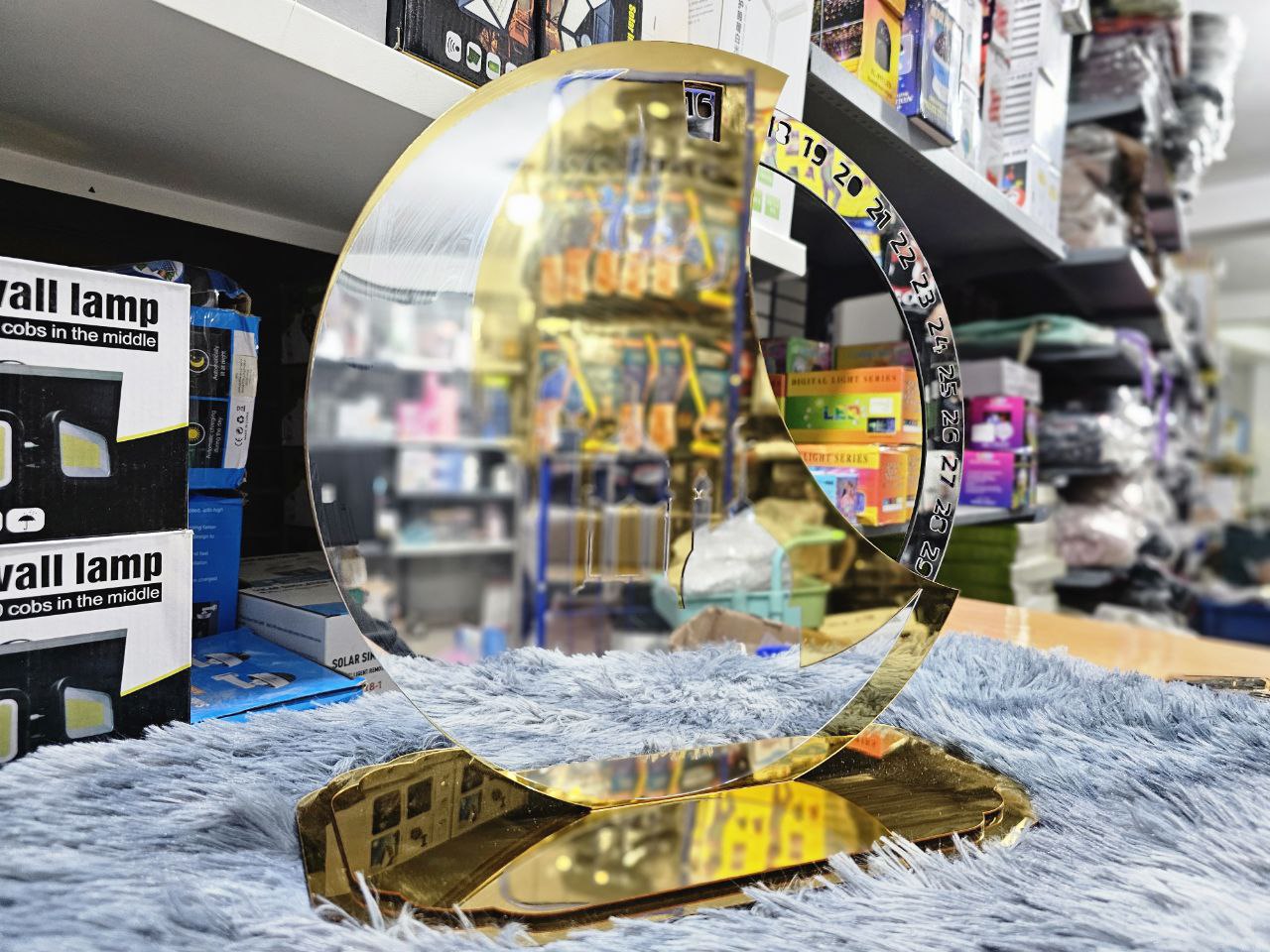 Calendrier rotatif pour compte à rebours du Ramadan , En acrylique effet miroir Grand Format ديكور رزنامة شهر رمضان حجم كبير ذهبي - الصورة 2