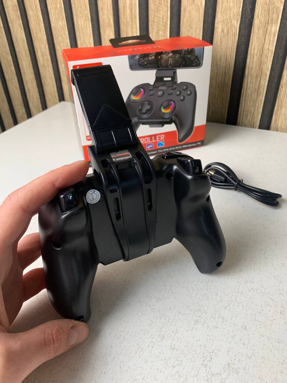 يد تحكم لاسلكية IPEGA PG-9115 بمقابض مضيئة RGB - الصورة 4