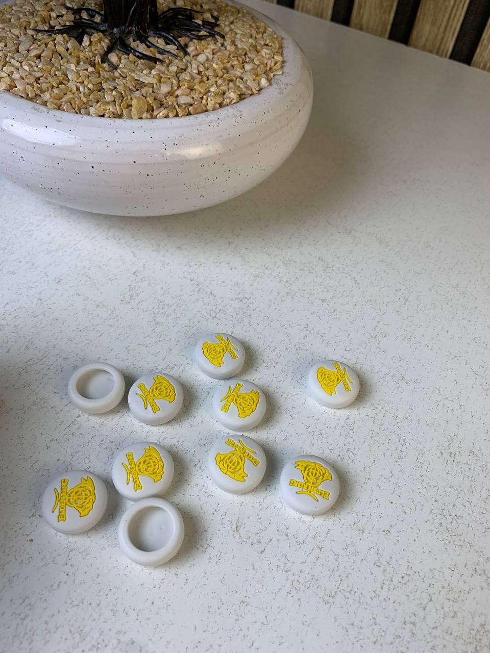 طقم 8 قطع أغطية سيليكون ناعمة لعصي التحكم في يد الألعاب - الصورة 5