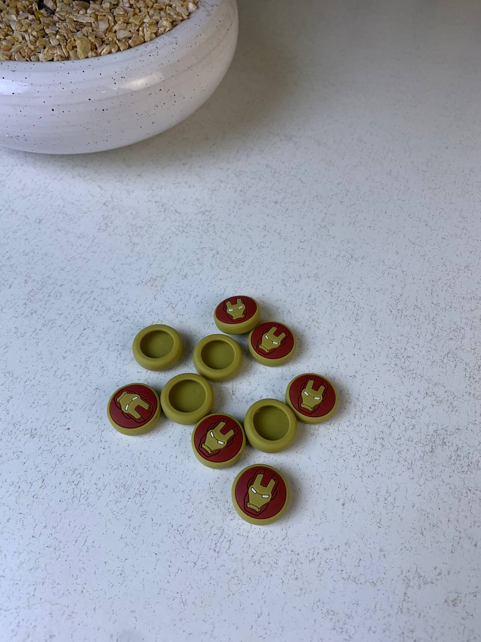 طقم 8 قطع أغطية سيليكون ناعمة لعصي التحكم في يد الألعاب - الصورة 6